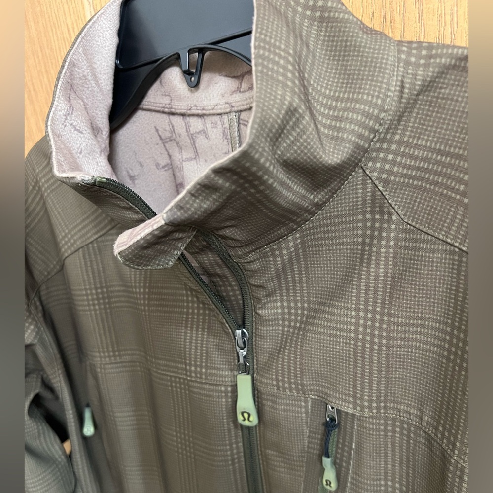 Lululemon Lightweight Ski Jacket - image 11